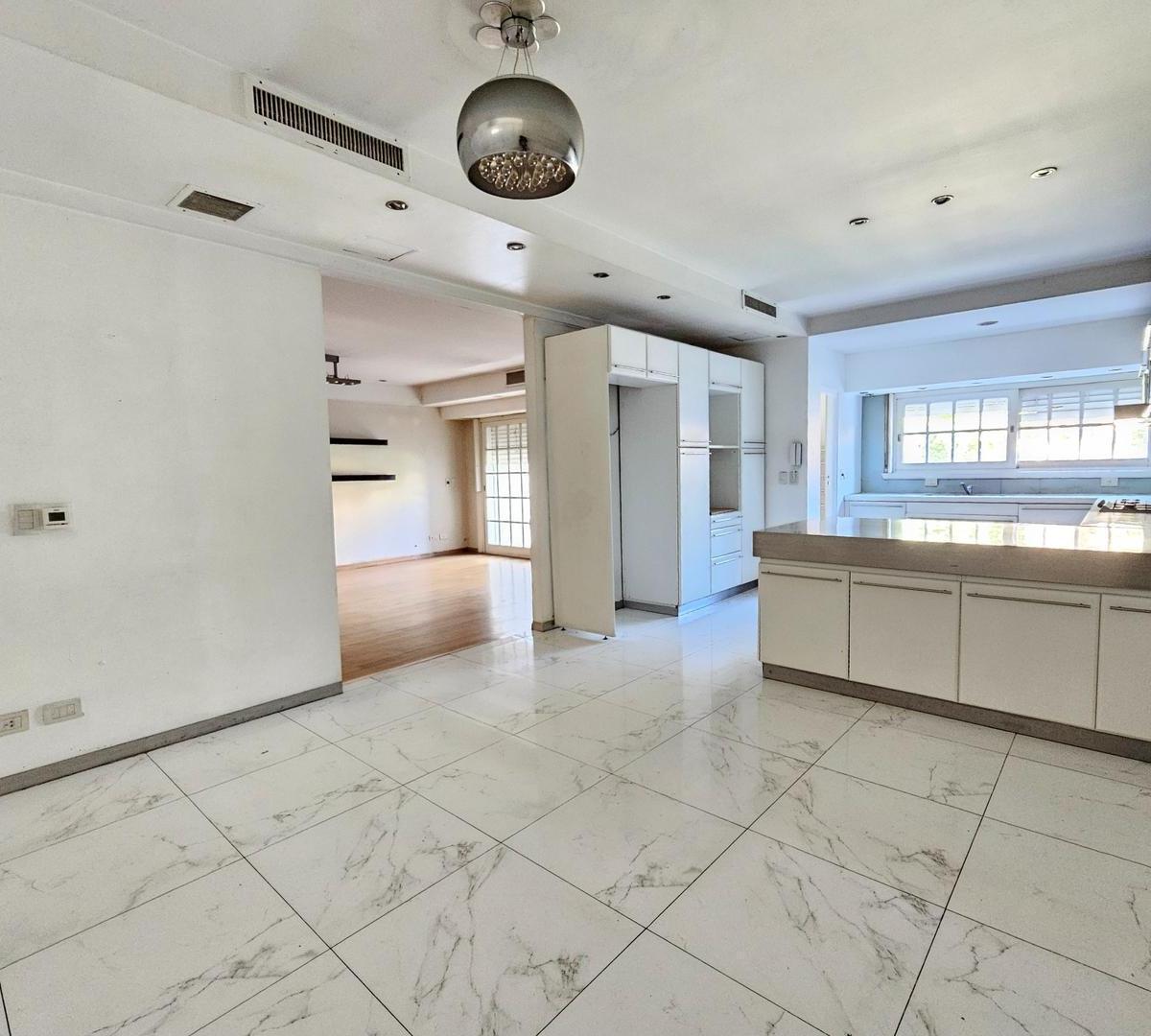 Foto de Importante chalet en Venta en Ramos Mejía, imagen 3