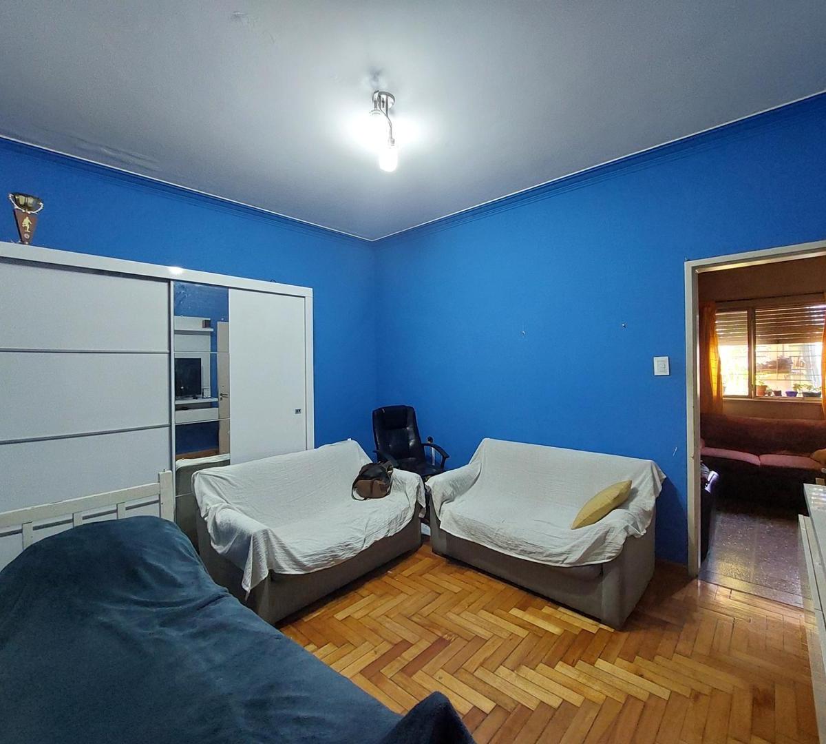 Foto de PH 4 ambientes en Venta en Villa Sarmiento, imagen 3