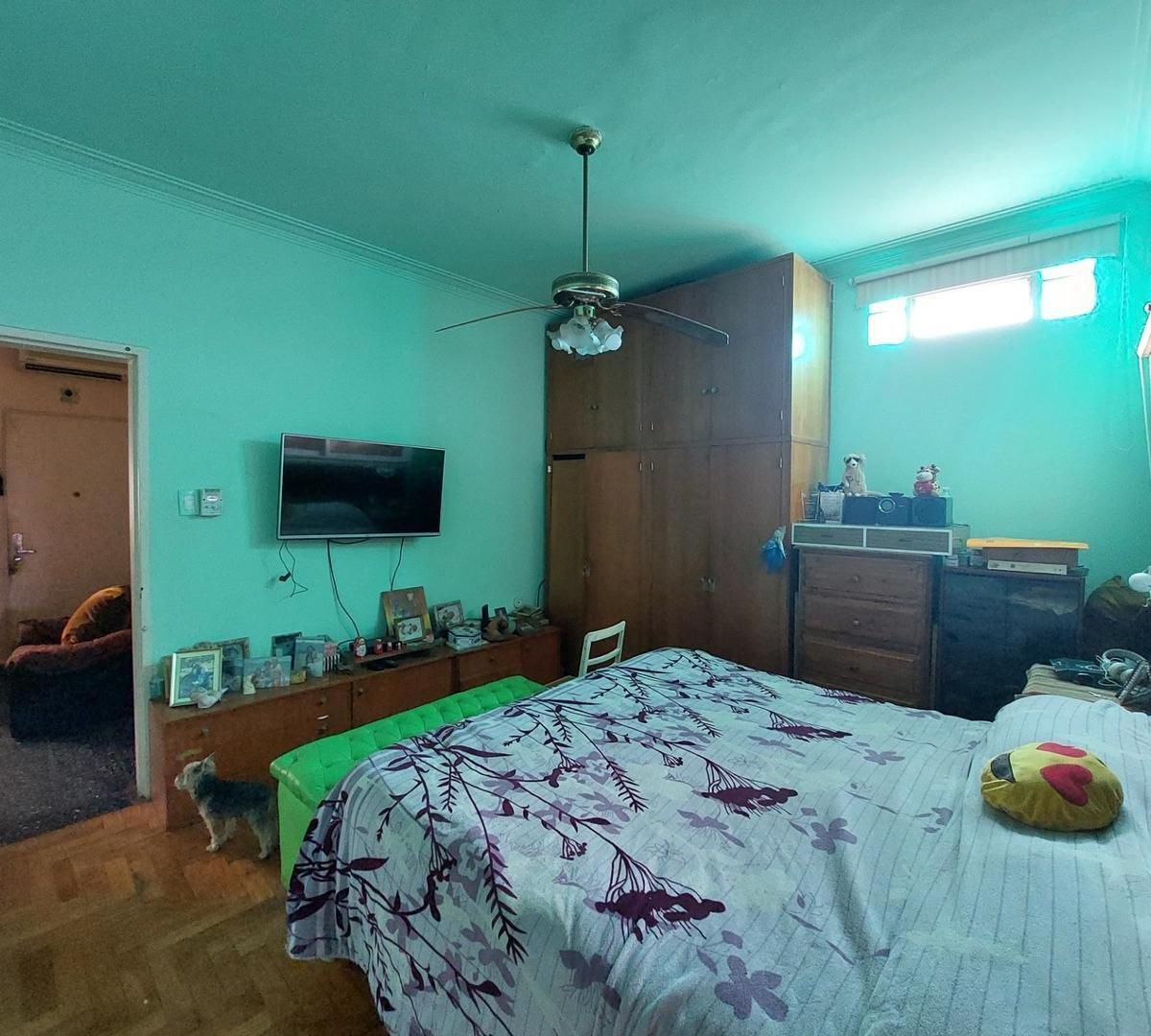 Foto de PH 4 ambientes en Venta en Villa Sarmiento, imagen 2