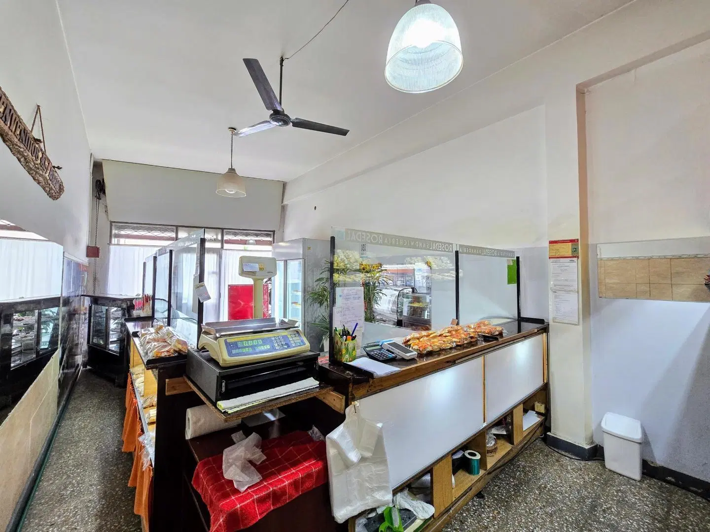 Local + Departamento en Venta en Villa Sarmiento 3