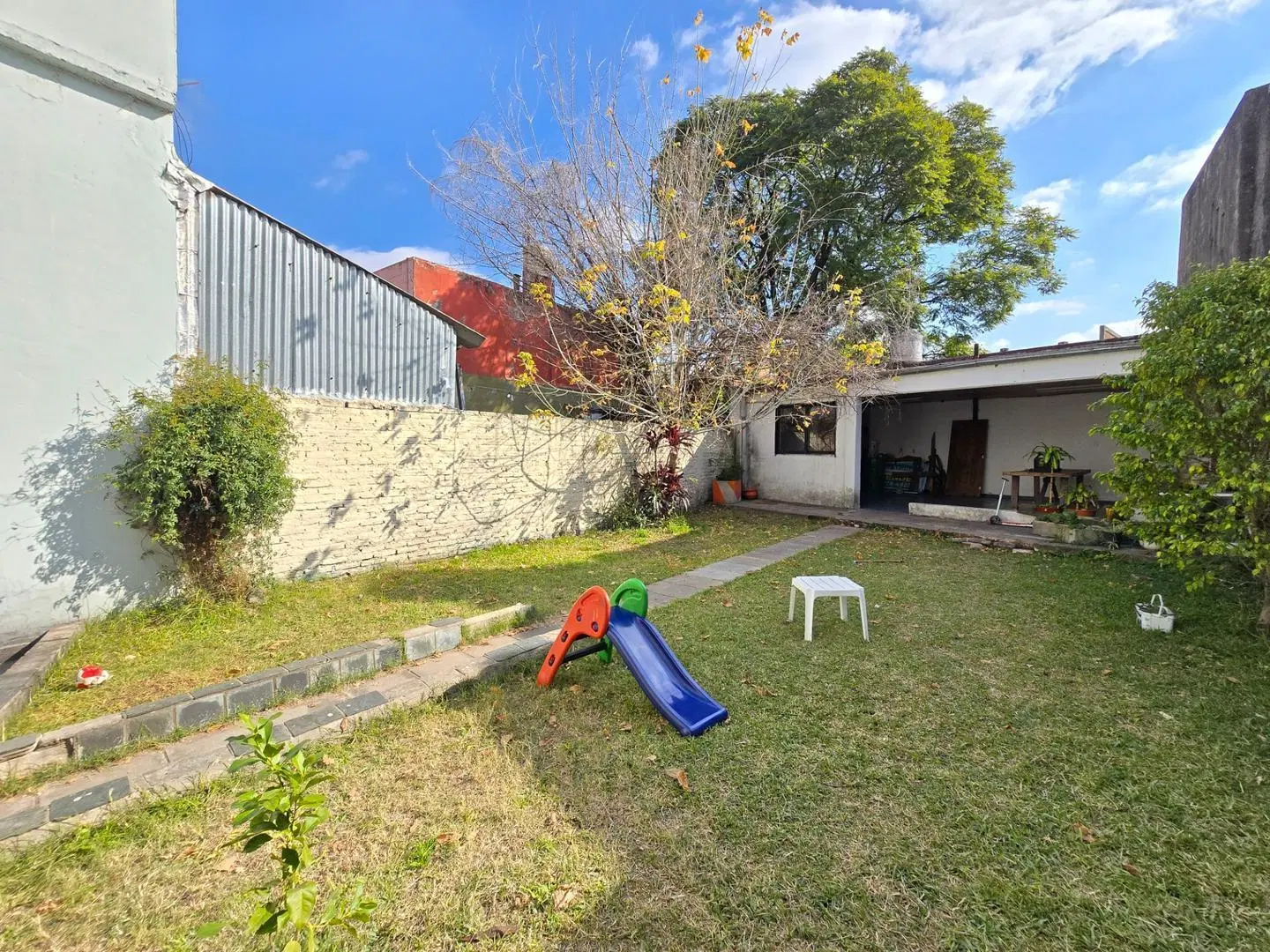 Local + Departamento en Venta en Villa Sarmiento 2