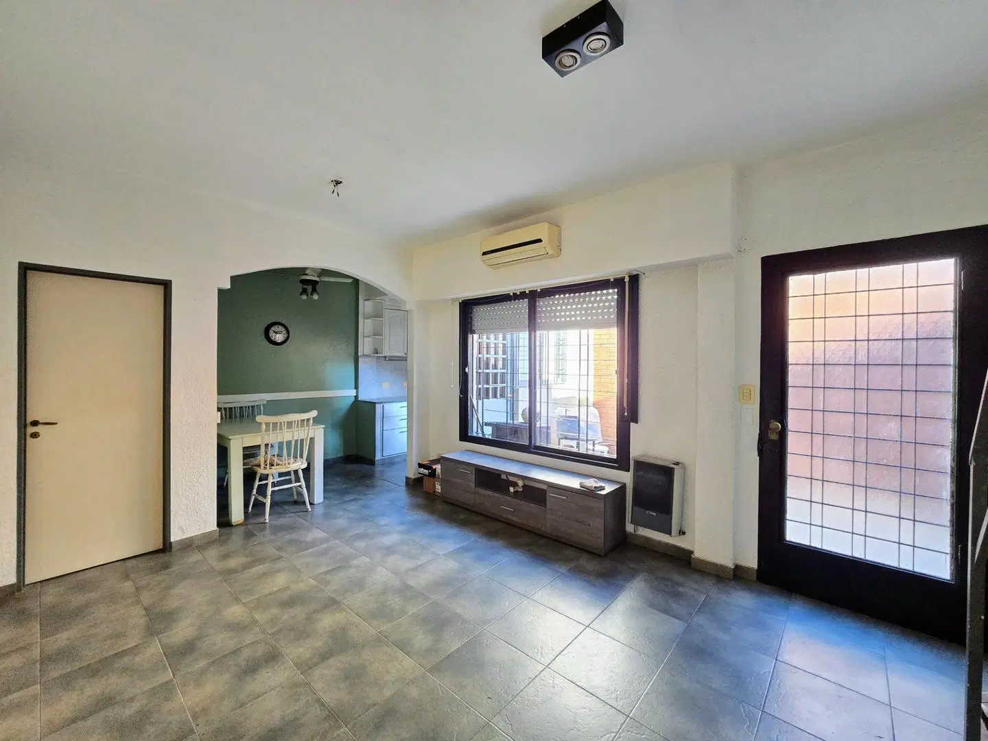 Duplex 3 ambientes con patio y cochera en Villa Sarmiento 8