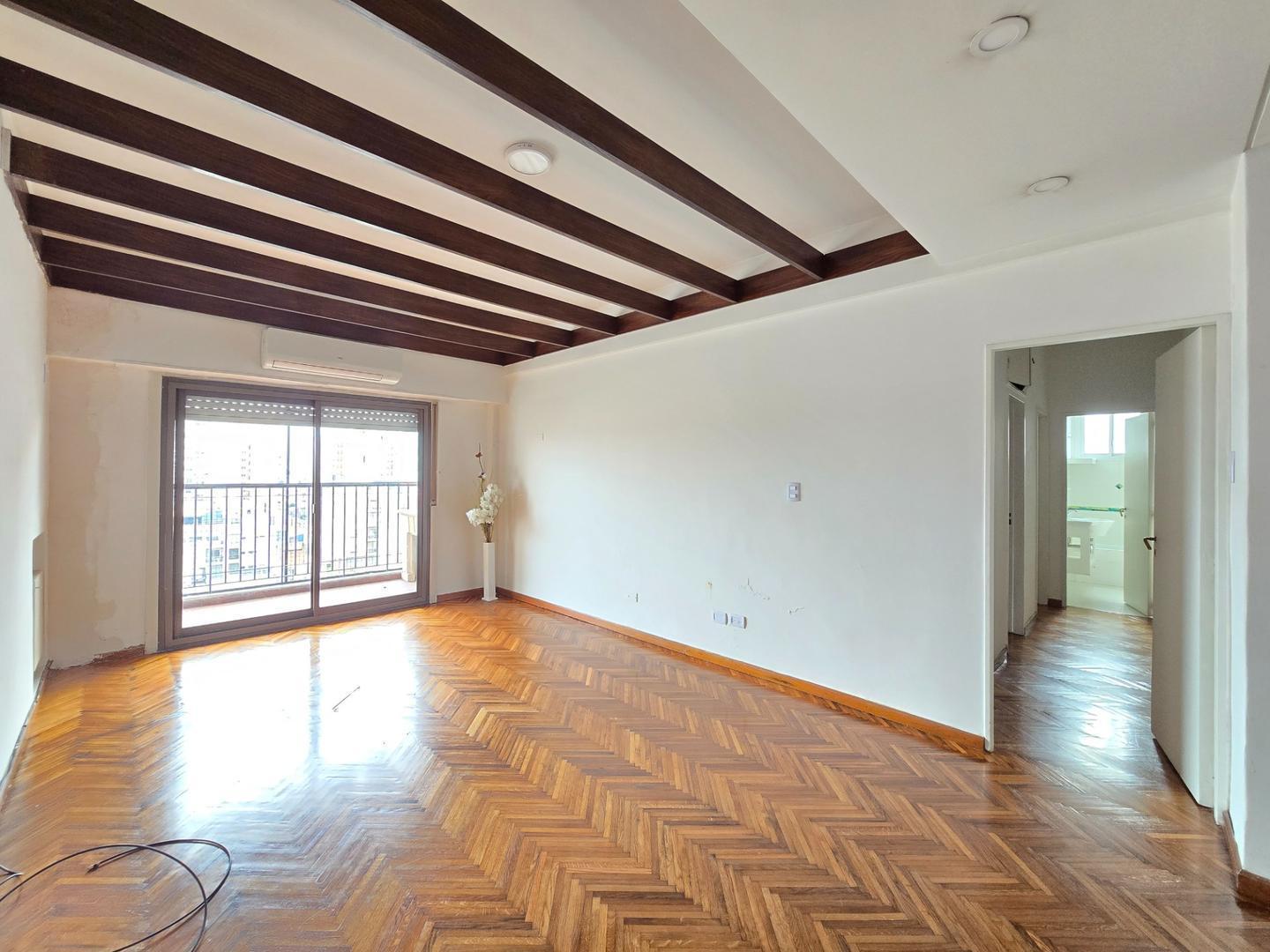 Foto de Departamento con balcón y cochera en Venta en Ramos Mejía, imagen 3