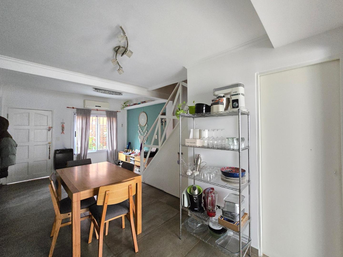 Foto de Triplex modernizado en Venta en Ramos Mejía, imagen 2