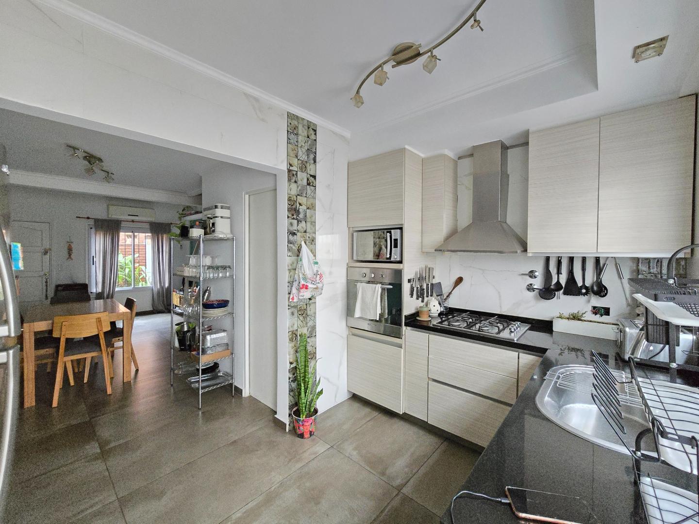 Foto de Triplex modernizado en Venta en Ramos Mejía, imagen 3