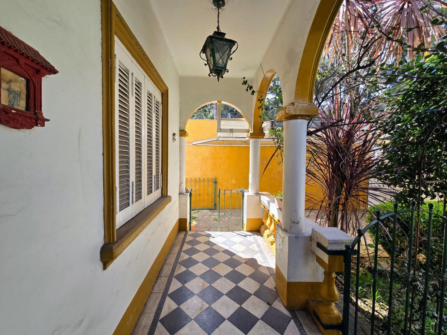 Foto de Casa estilo neocolonial en Venta en Villa Sarmiento, imagen 3