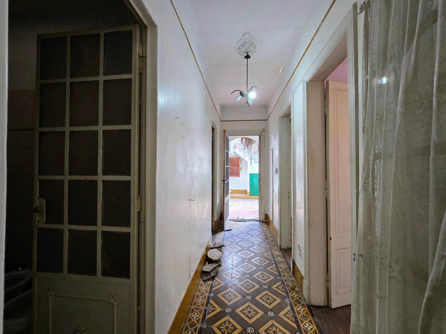 Foto de Casa estilo neocolonial en Venta en Villa Sarmiento, imagen 5