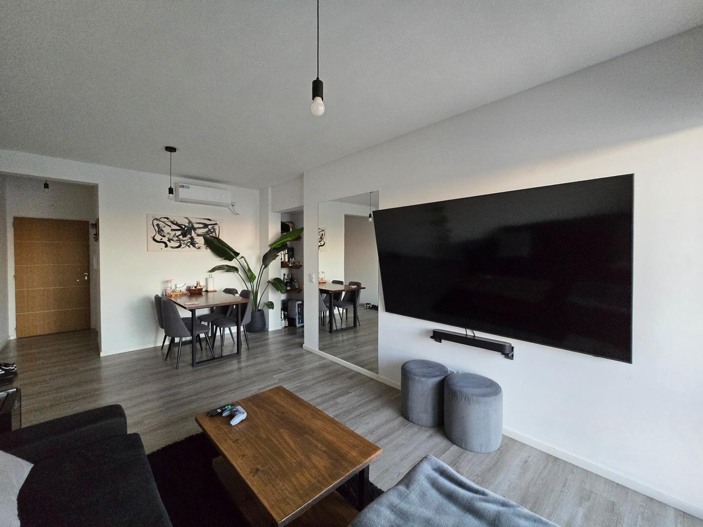 Foto de Luminoso departamento moderno en Venta en Haedo, imagen 3