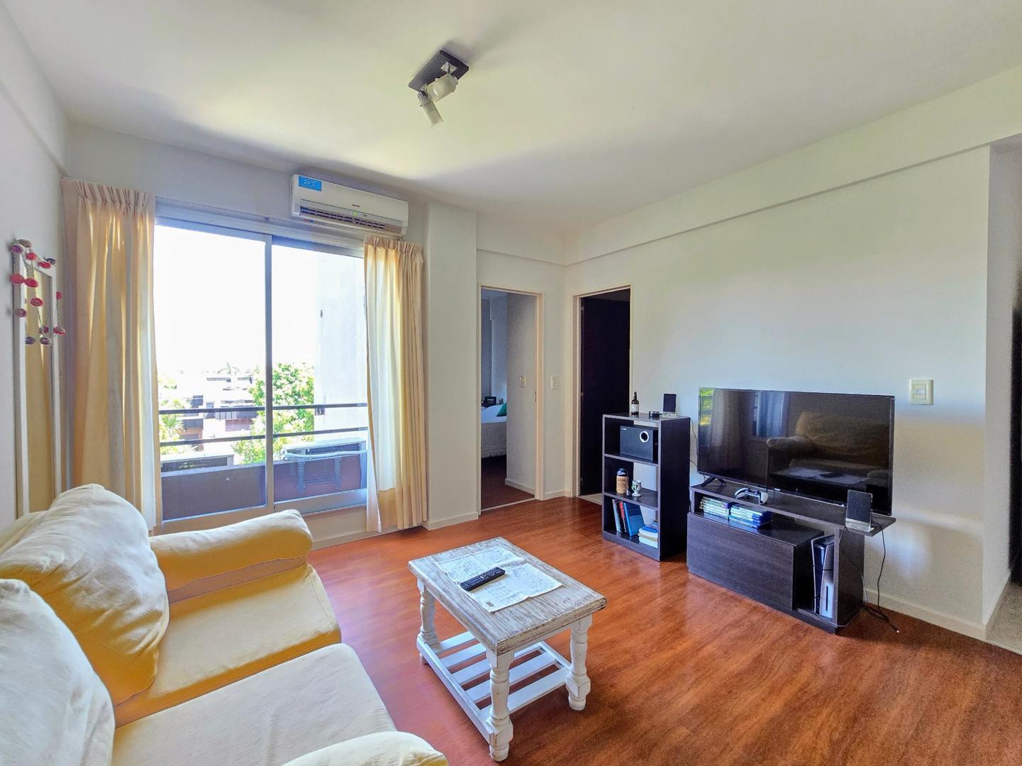 Foto de Departamento c/ cochera y terraza en Venta -Villa Sarmiento, imagen 1