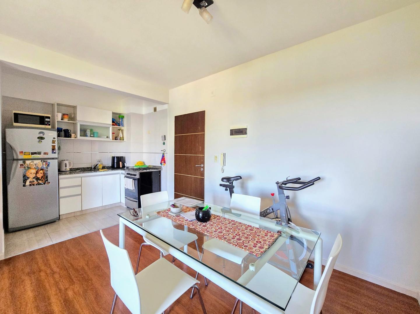 Foto de Departamento c/ cochera y terraza en Venta -Villa Sarmiento, imagen 2
