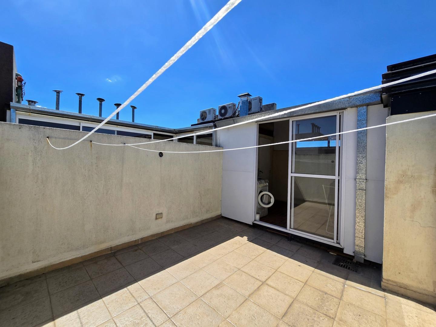 Foto de Departamento c/ cochera y terraza en Venta -Villa Sarmiento, imagen 3