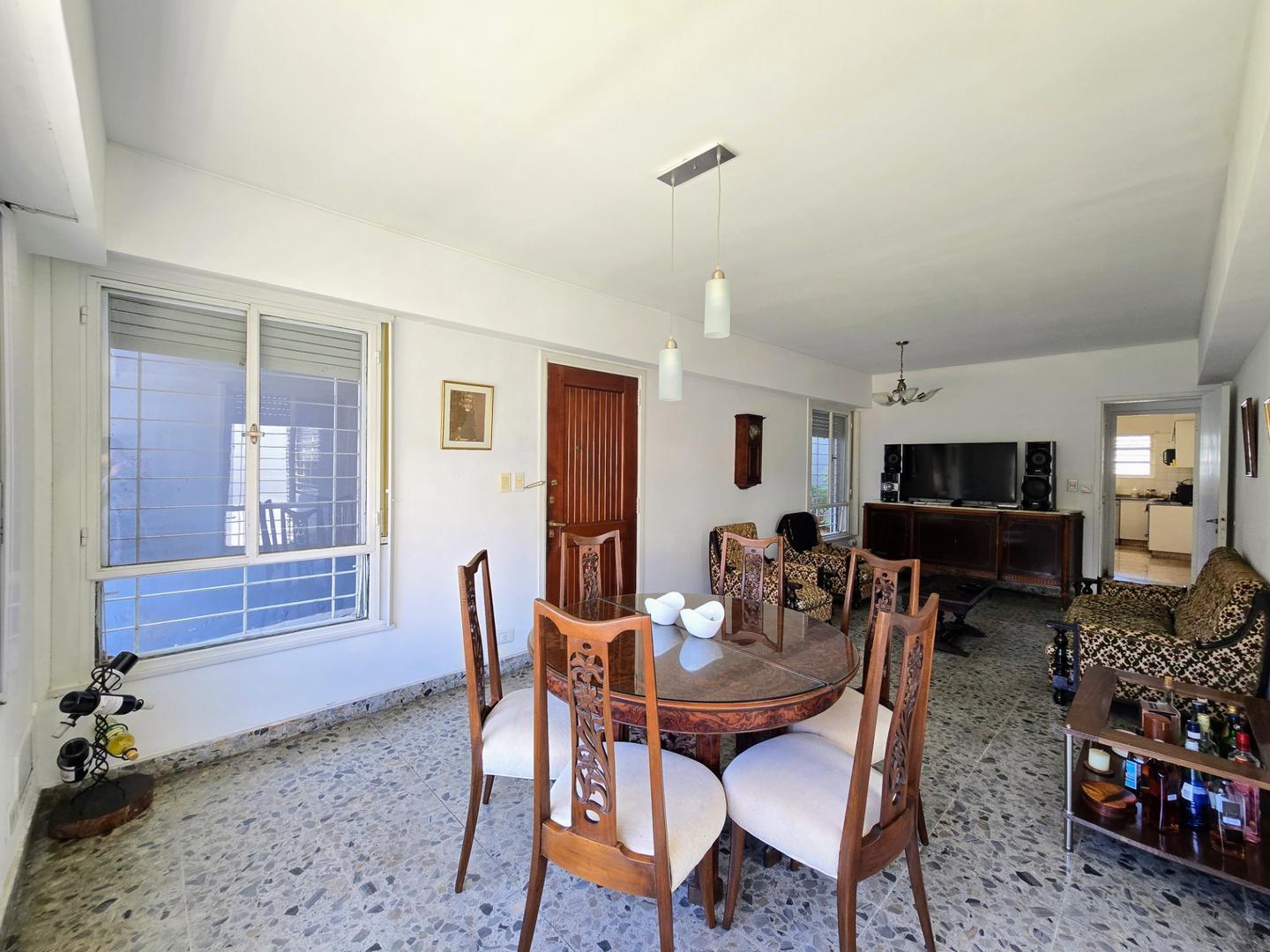 Foto de Casa 5 ambientes con jardín en Venta en Villa Sarmiento, imagen 4