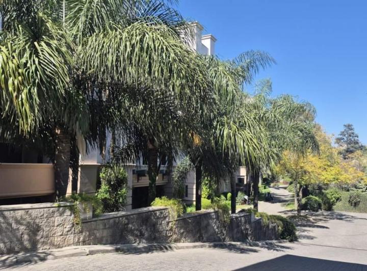 CERRO DE LAS ROSAS - VILLAGE PLAZA - AMOBLADO 2
