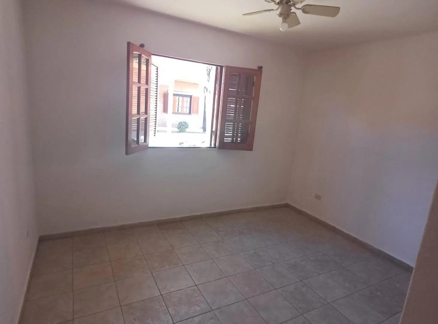Palmas de Claret - Barrio semicerrado - Seguridad $1100000 2