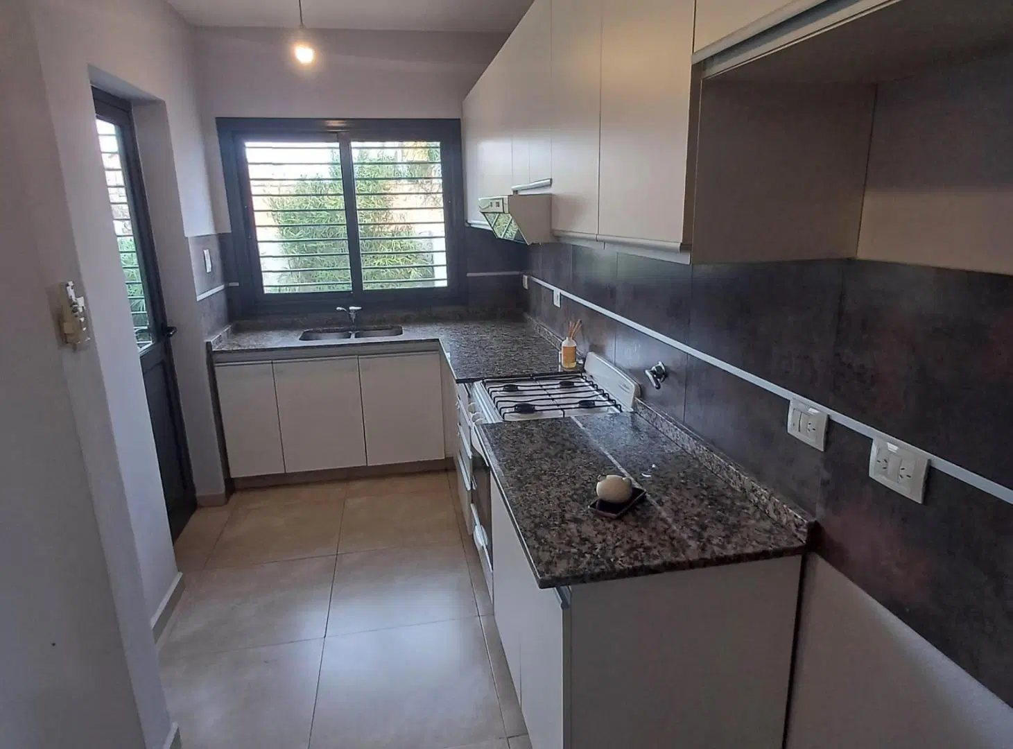 URCA - CASA - ALQUILER 4