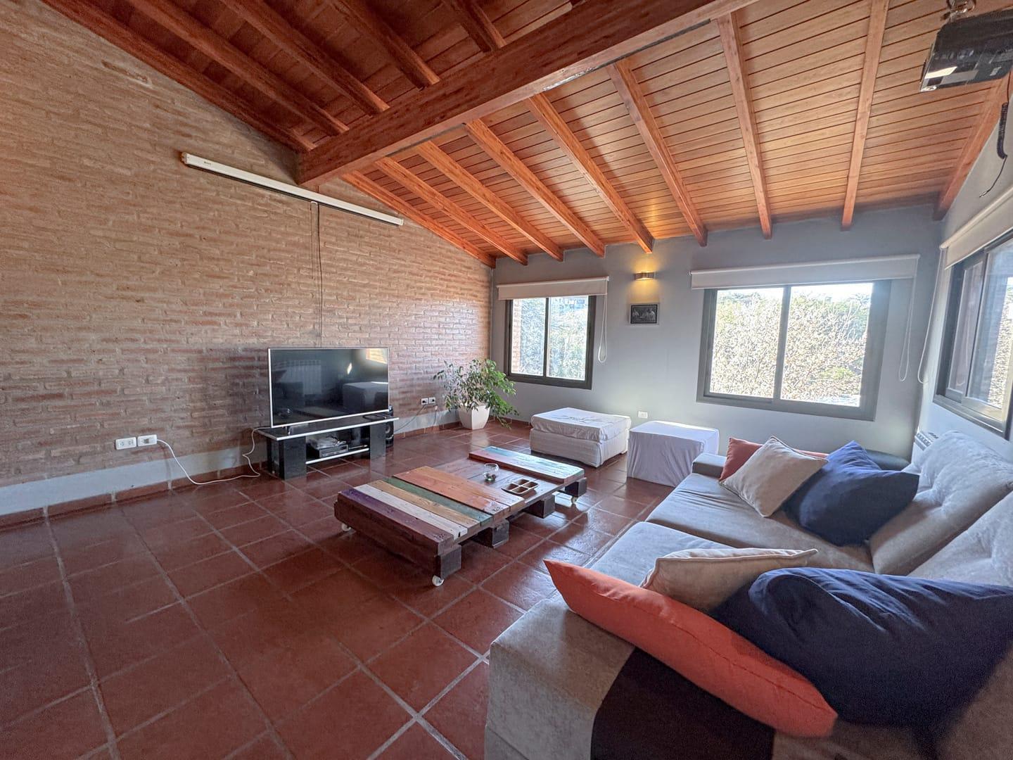 Foto de CASA CINCO LOMAS - CENTRAL - AMBIENTES AMPLIOS, imagen 1