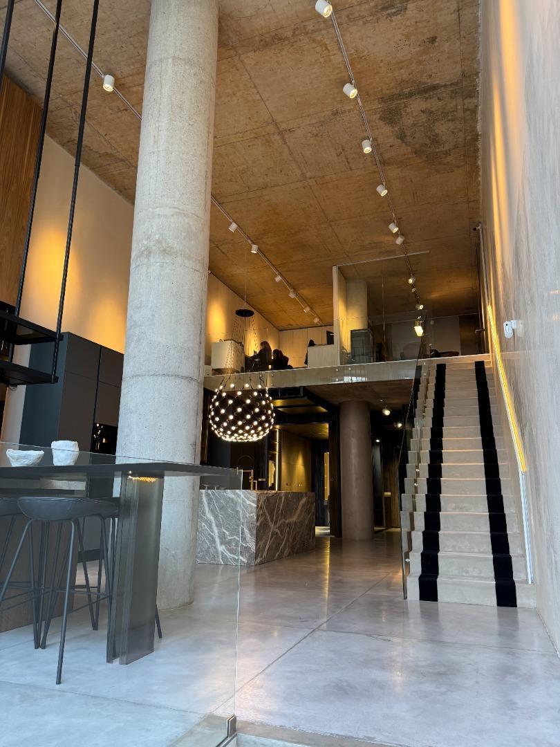 Foto de Local comercial c/ entrepiso · Doble altura · Palermo, imagen 1