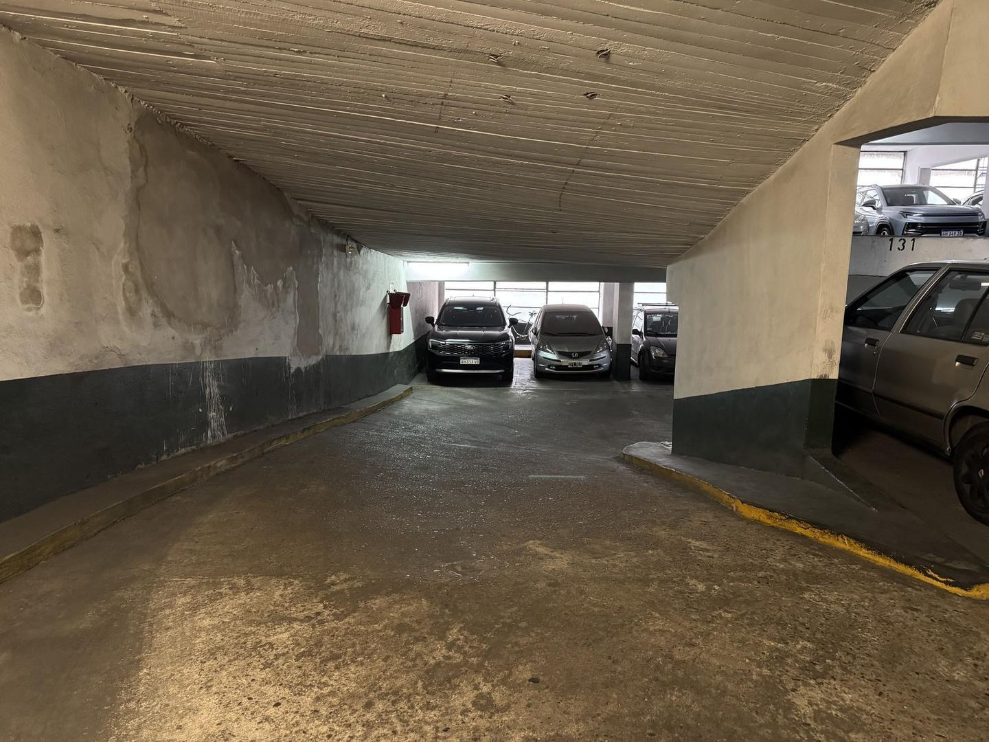 Foto de Cochera en venta en Belgrano - 1er piso - Edificio garage, imagen 3