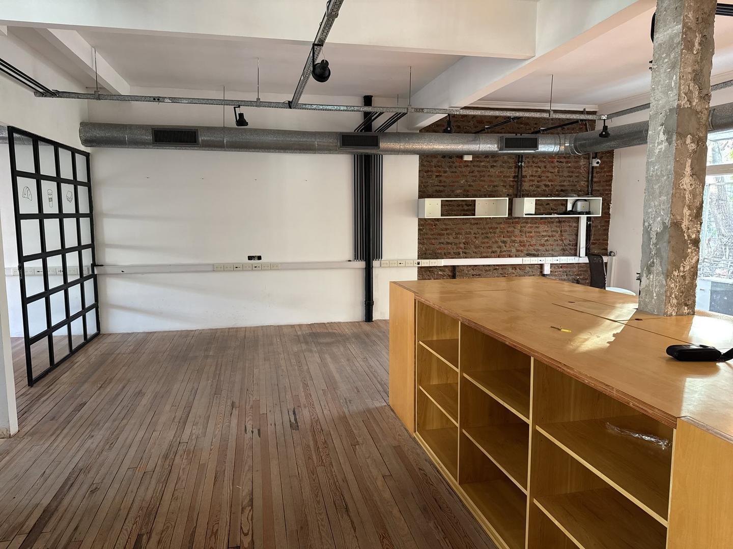 Foto de Casa 400 m² con local, oficinas, jardín y cochera en Núñez, imagen 3