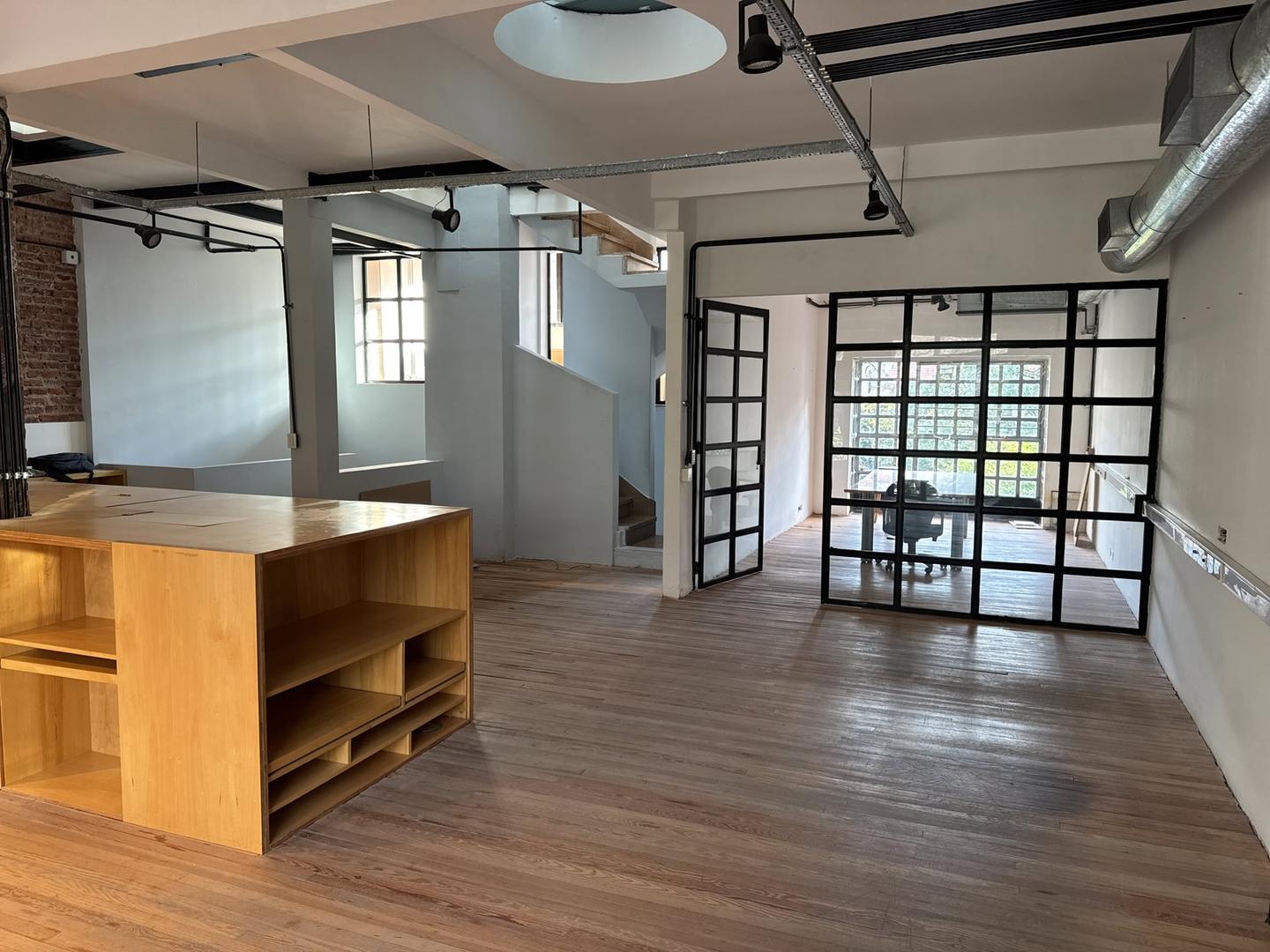 Foto de Casa 400 m² con local, oficinas, jardín y cochera en Núñez, imagen 5