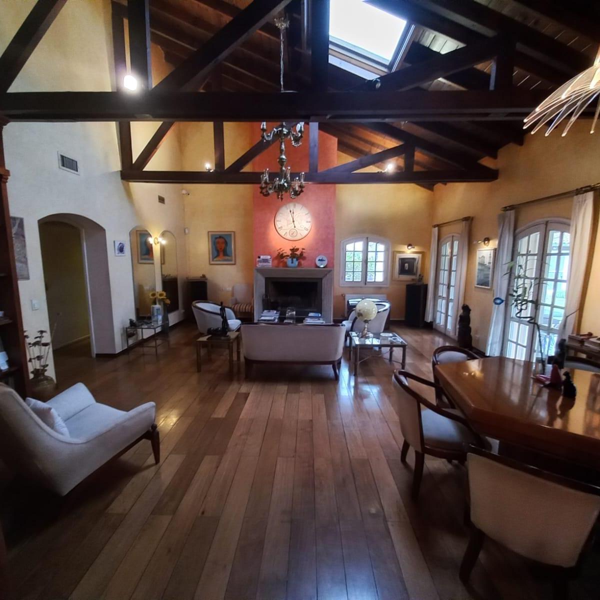 Imponente Casa en Venta, en Una Planta de 7 Ambientes! 5