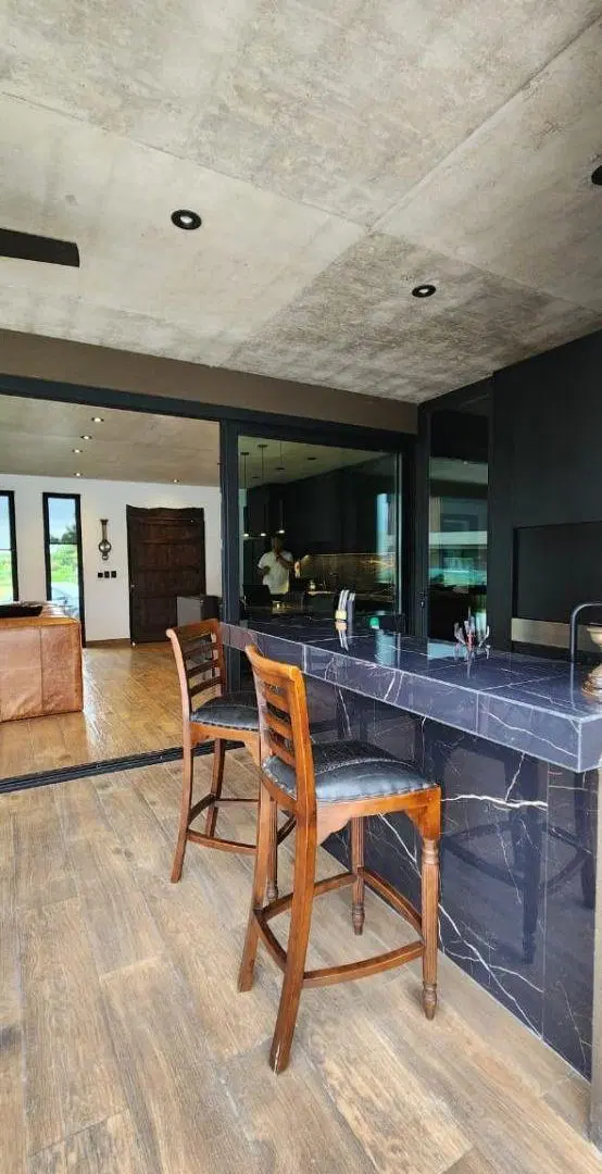 Moderna casa en una planta, en alquiler, en el Barrio Naútico Canal!! 8