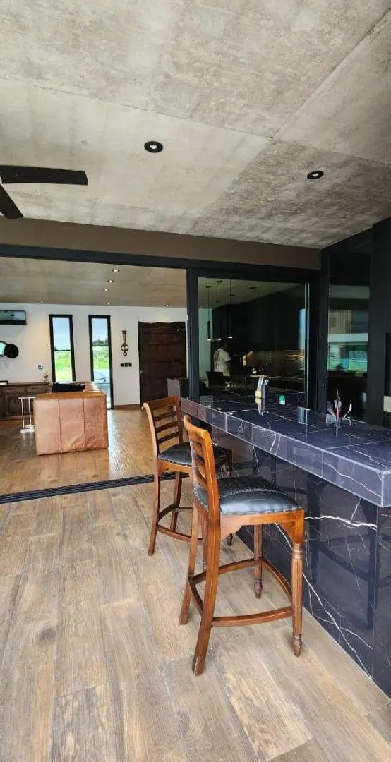 Moderna Casa en Una Planta, en Venta, en El Barrio Naútico Canal! 3