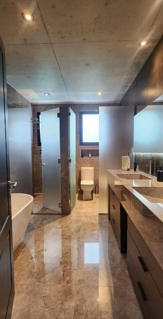 Moderna Casa en Una Planta, en Venta, en El Barrio Naútico Canal! 4
