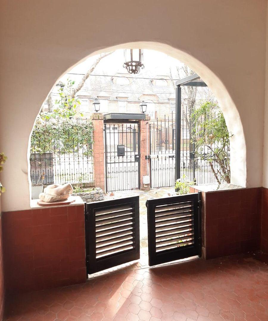 Foto de Excelente casa de 6 amb. en venta de una planta con 562 m² de terreno, imagen 2