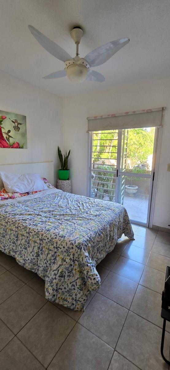 Departamento Dos Ambientes con Cochera. Complejo Privado Los Almendros 1