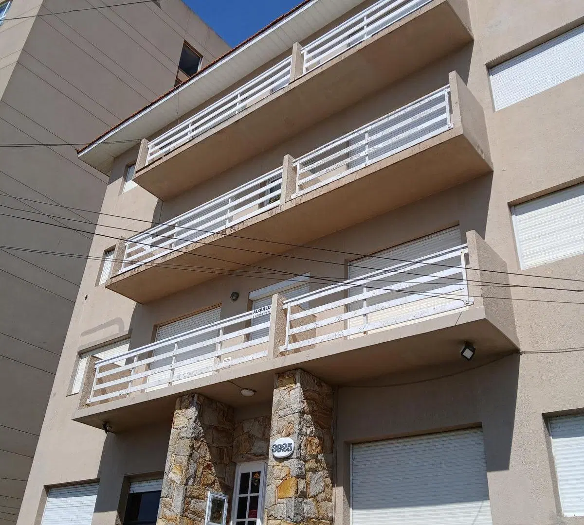 Venta dpto 2 / 3 amb dependencia patio cochera Mogotes 5