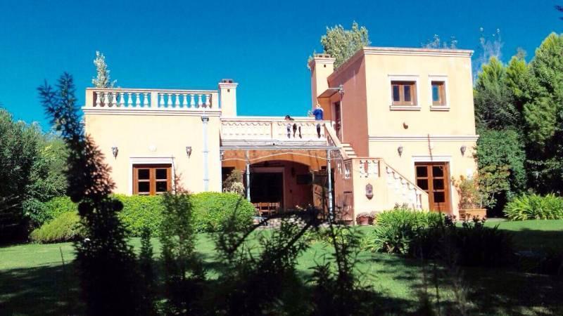 Foto de CASA A LA VENTA EN BUEN RETIRO EN UN PLANTA! EXCELENTE CONSTRUCCION, imagen 2