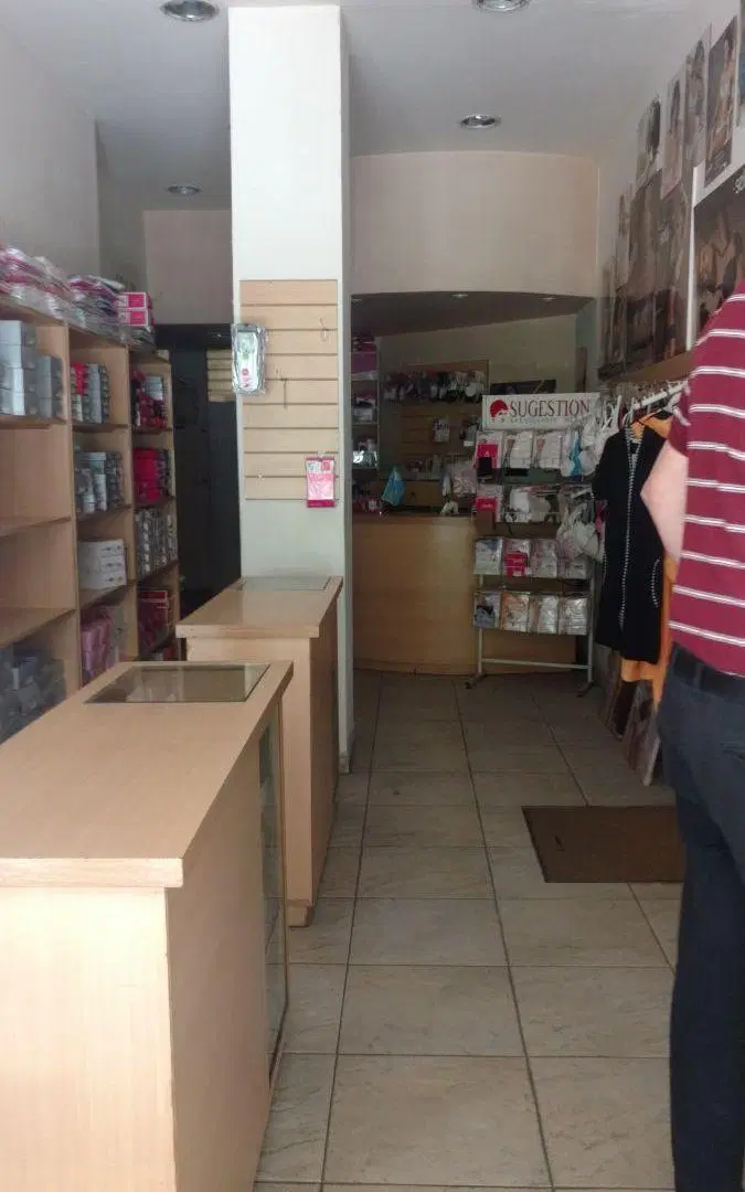 Alquiler local 50mts mas Sotano Av. Callao al 500 5