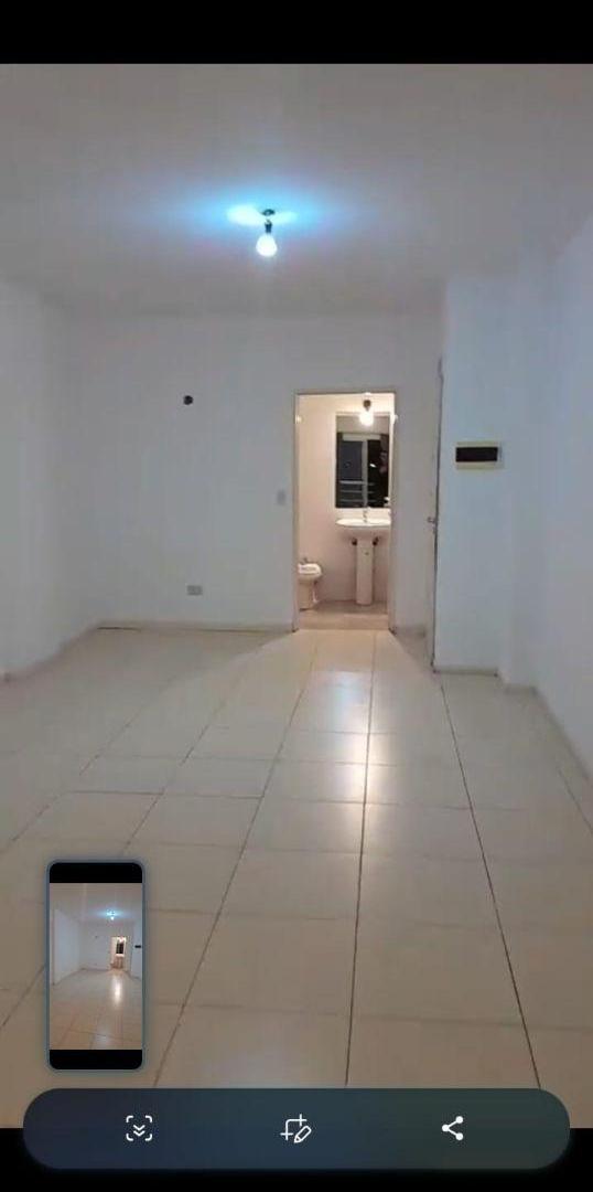 Foto de Hermoso Monoambiente al frente (AV. VARELA AL 700 FLORES), imagen 1