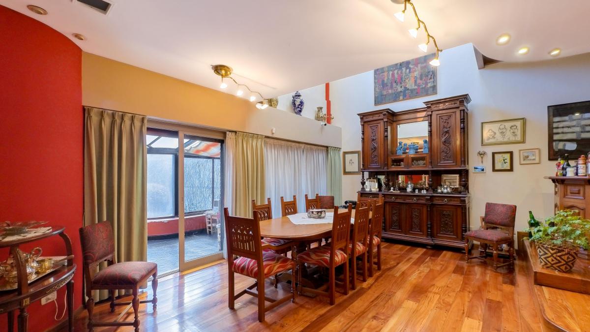 Casa de 5 Ambientes con Jardin y Pileta 1