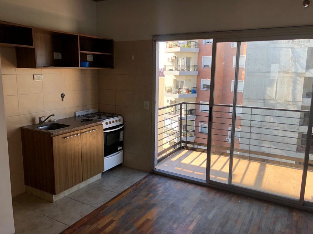 Foto de LUMINOSO DUPLEX 2 AMB CON AMPLIOS BALCONES Y 2 BAÑOS, imagen 3
