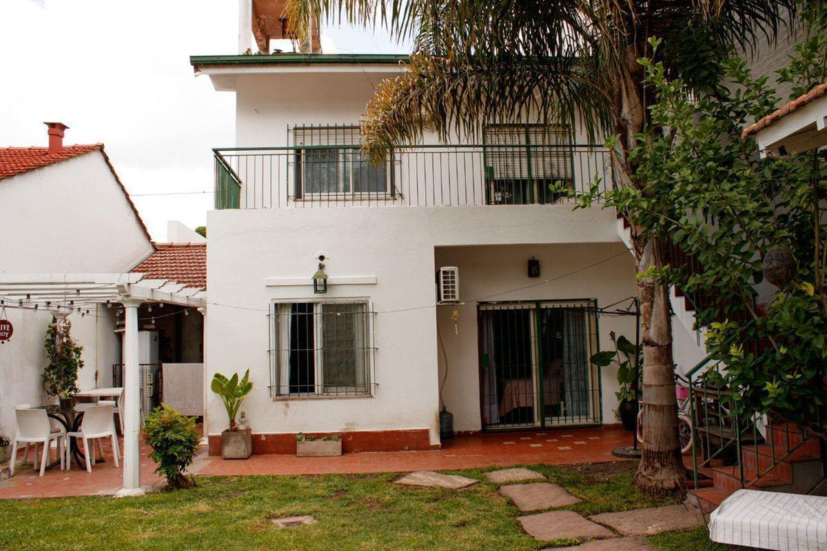 Casa de 6 Ambientes con Piscina, Quincho, Garage y Ubicación Privilegiada - en Venta 4