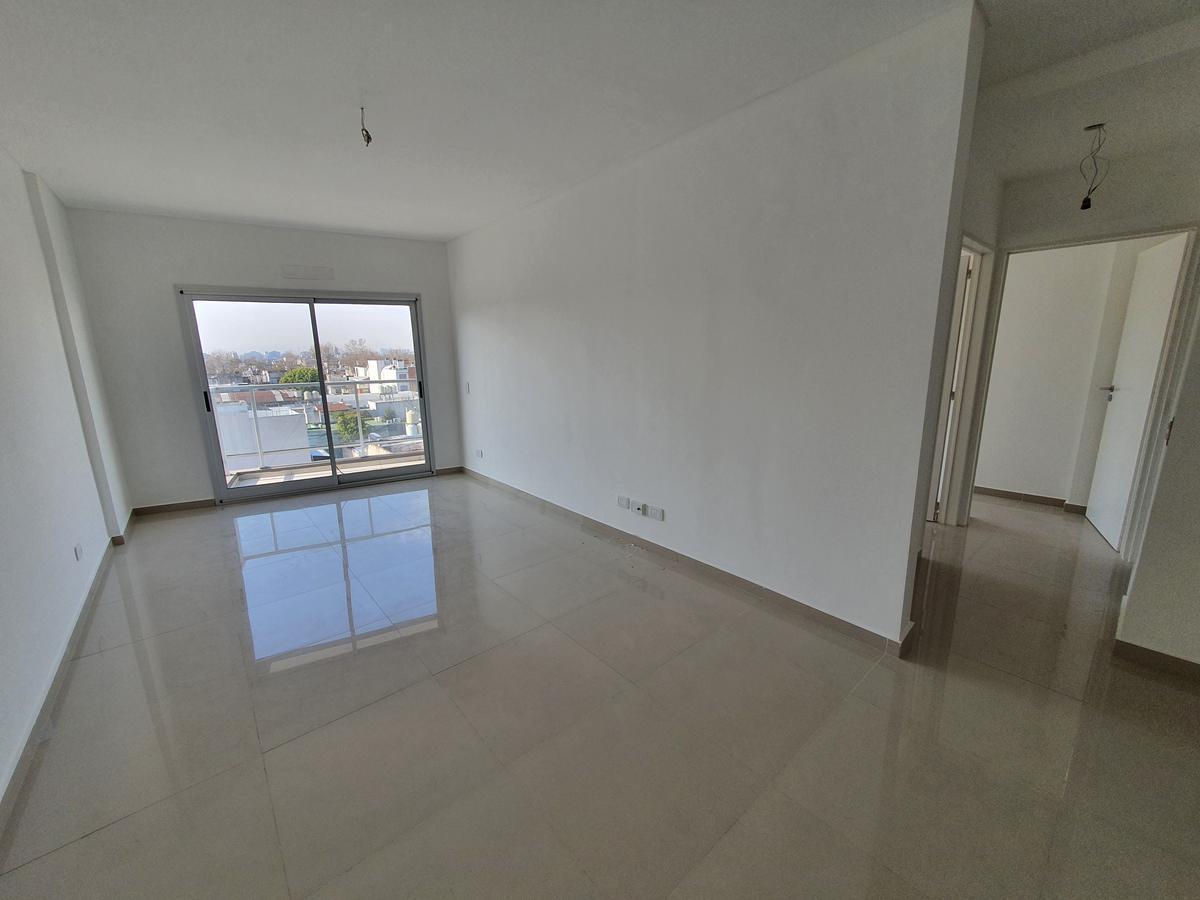 Semipiso en Excelente Zona con Vista Abierta - 3 Ambientes con Balcon - en Venta 1