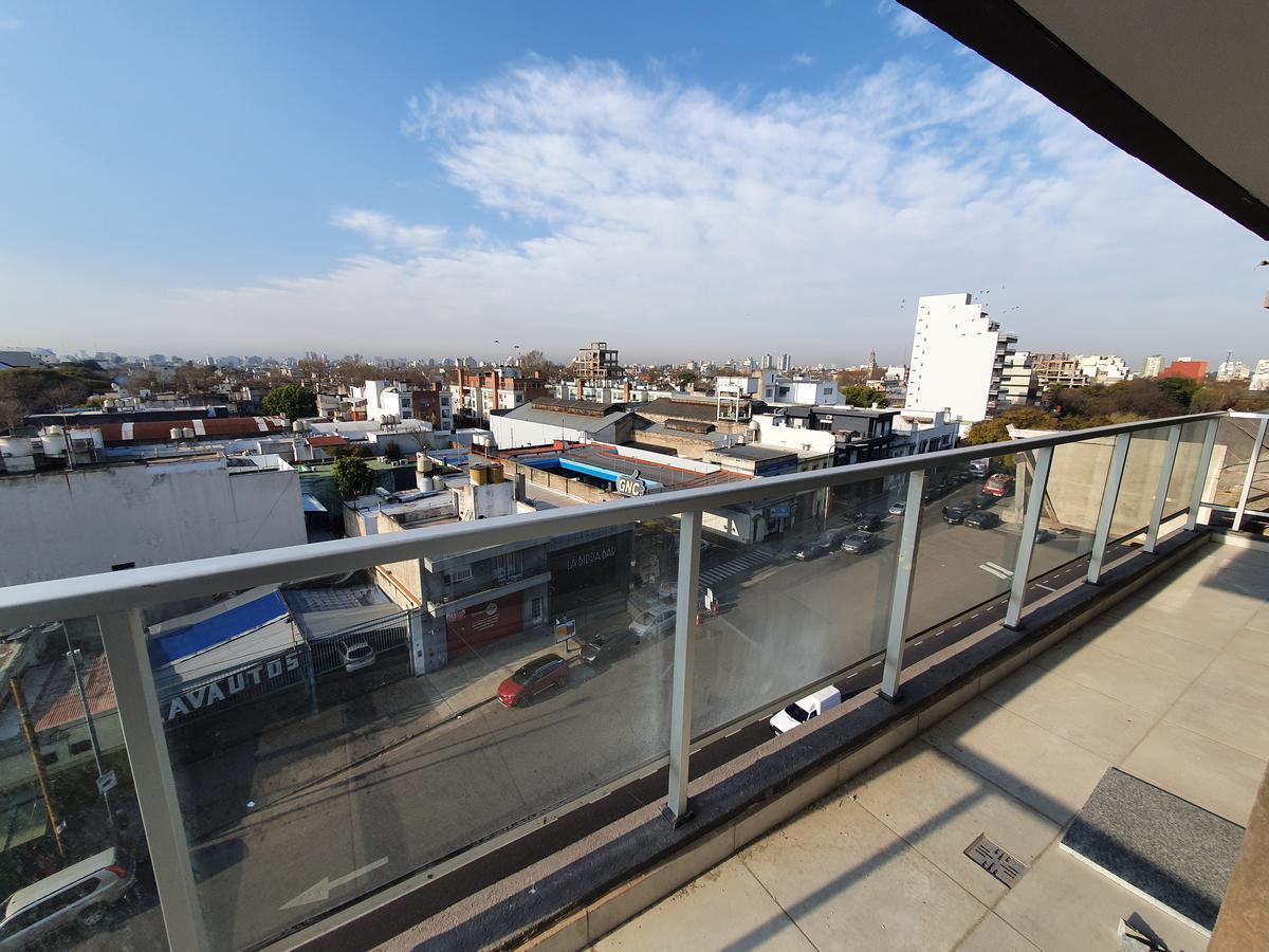 Semipiso en Excelente Zona con Vista Abierta - 3 Ambientes con Balcon - en Venta 2