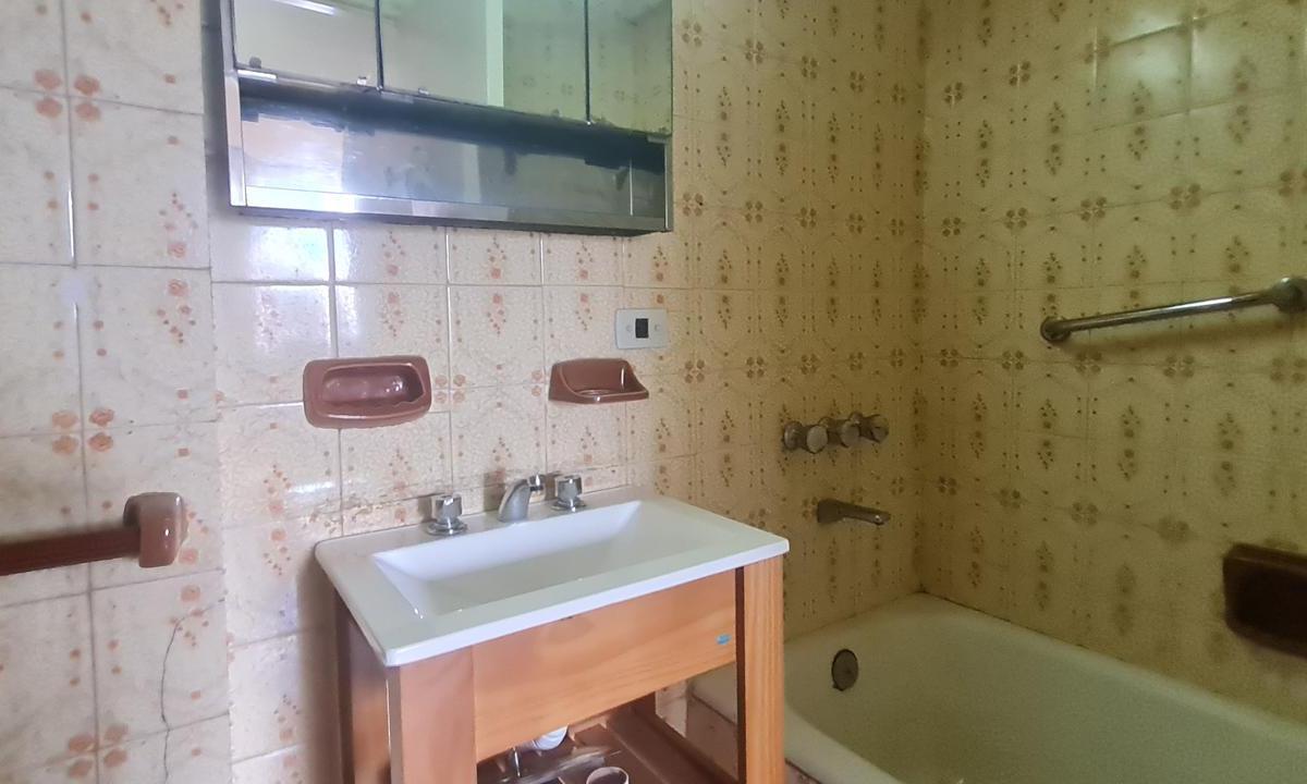 ¡Gran Oportunidad! Depto de 4 Ambientes con Balcón - en Venta 2