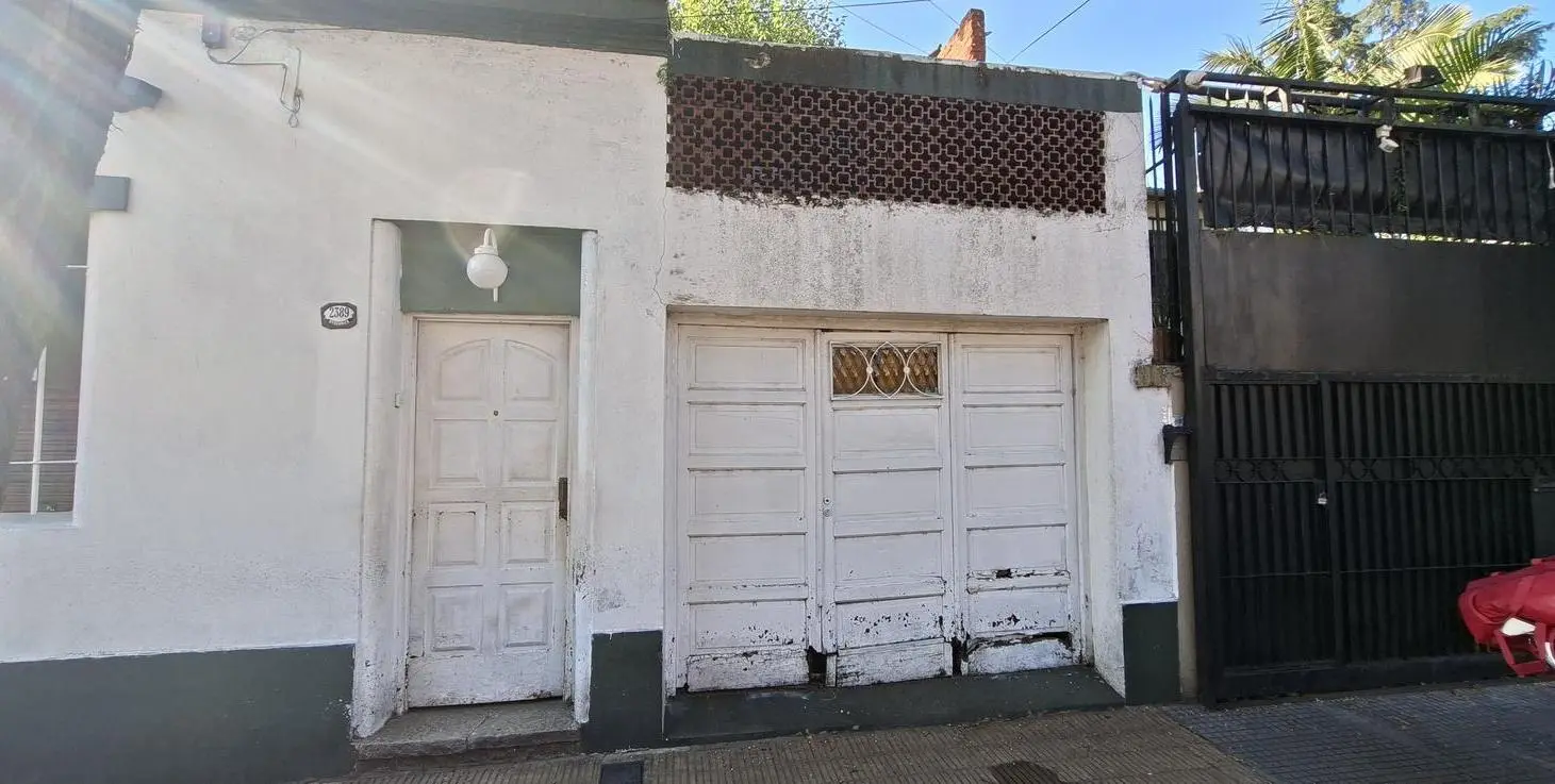 Lote con casa a refaccionar 2