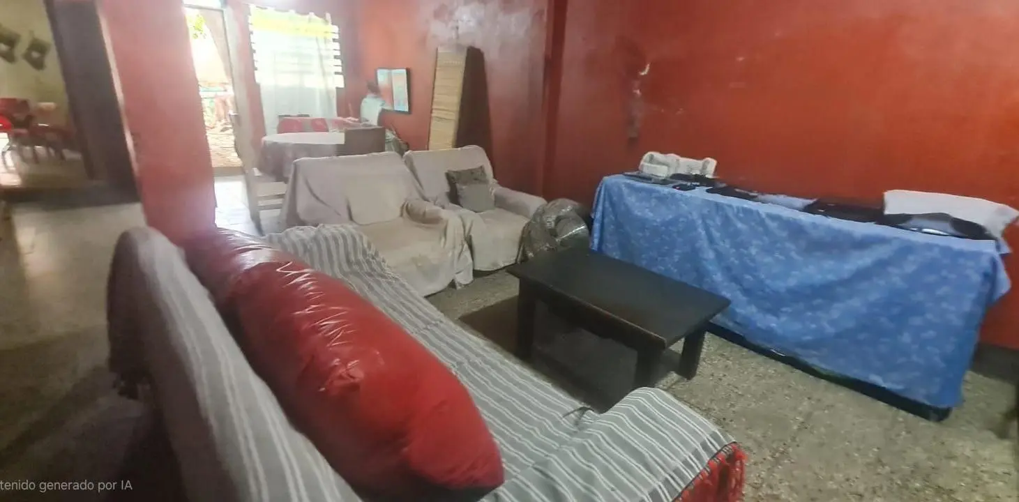 Lote con casa a refaccionar 5