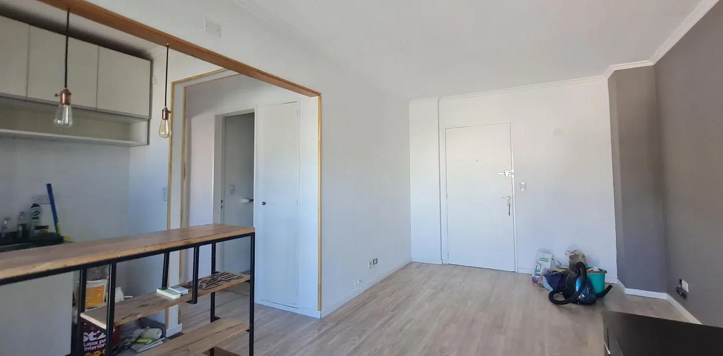 Departamento de 2 Ambientes en Florida Mitre: Luminoso con Balcón y Excelente Estado-En Alquiler. 3