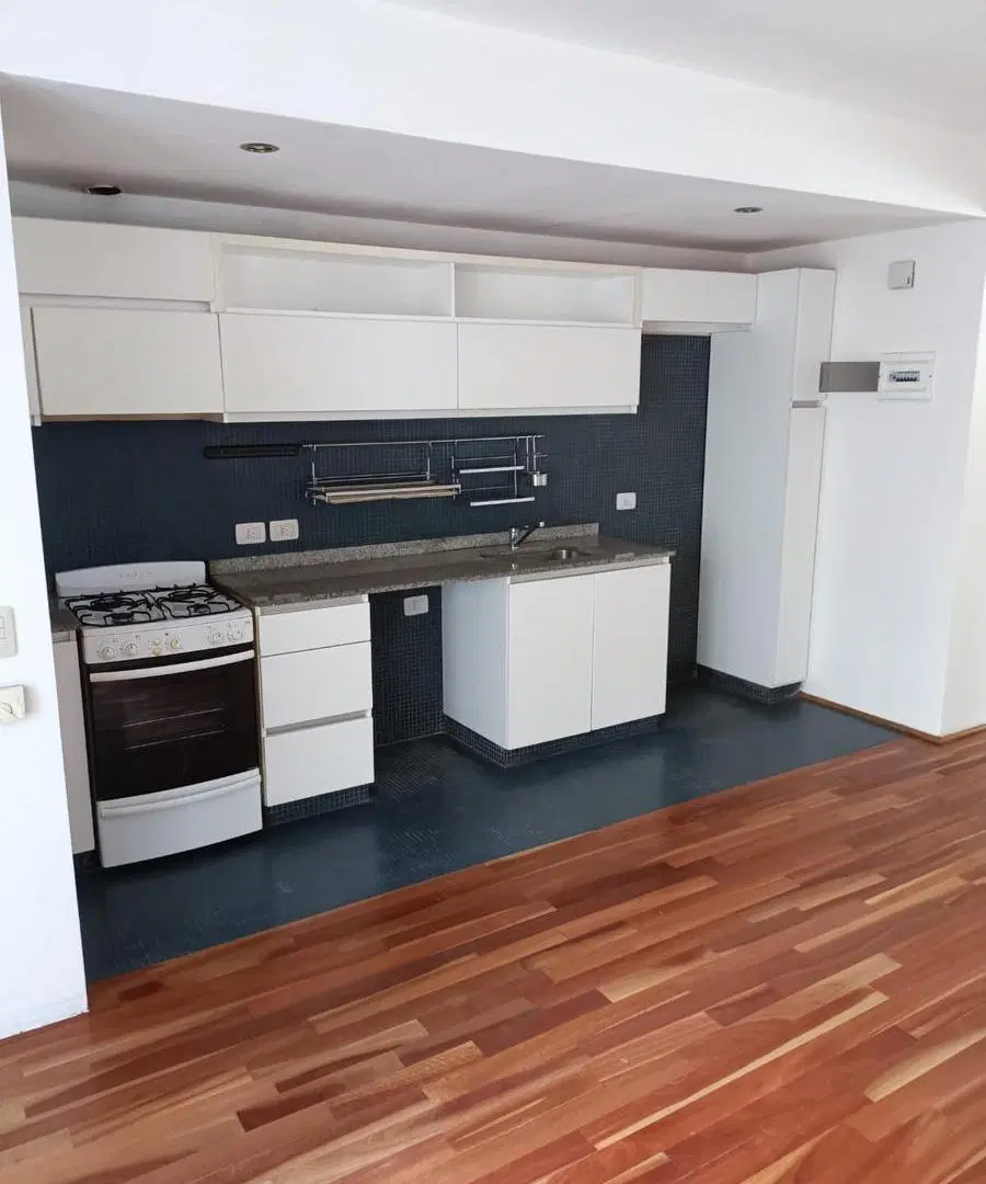 IMPECABLE! Monoambiente con Cochera, Balcón y patio en Excelente Ubicación- VENTA CON RENTA 5