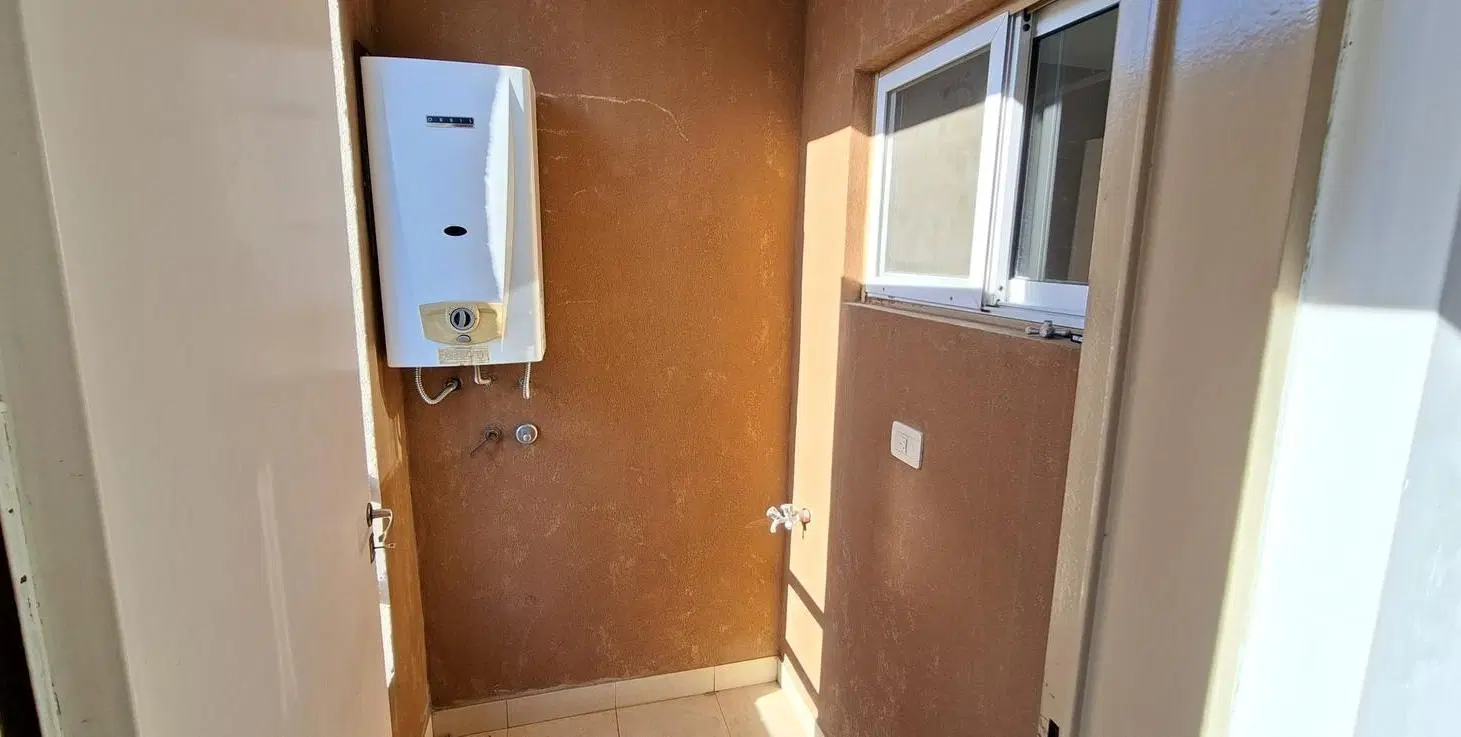 Hermoso departamento de 2 ambientes con balcón y cochera 4