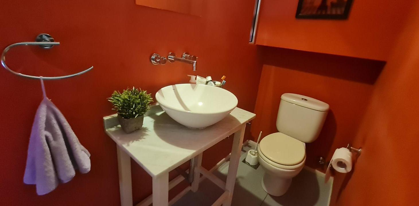 Luminoso Dúplex con Jardín, terraza, cochera en ubicación inmejorable- En Venta