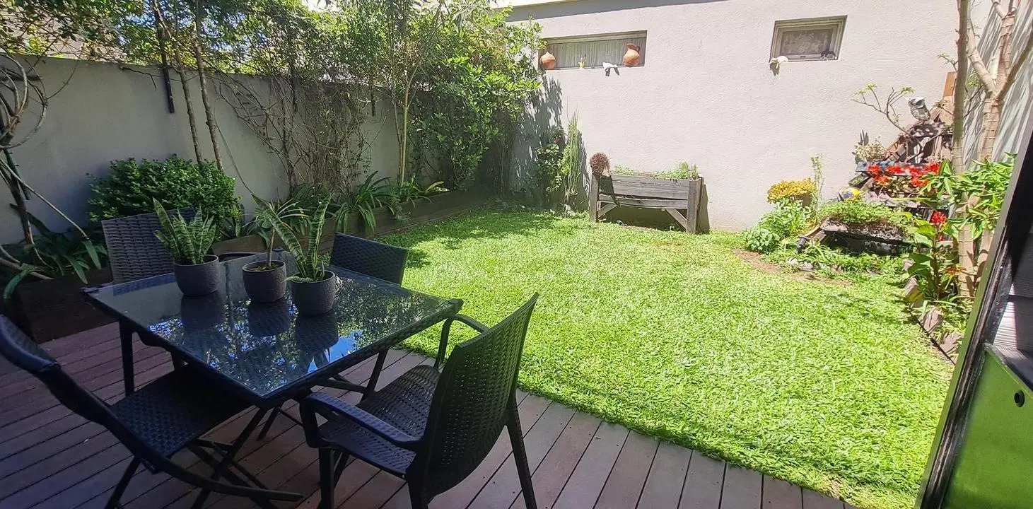 Luminoso Dúplex con Jardín, terraza cochera en ubicación inmejorable- En Venta 1