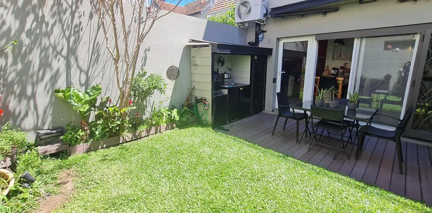 Luminoso Dúplex con Jardín, terraza cochera en ubicación inmejorable- En Venta 4