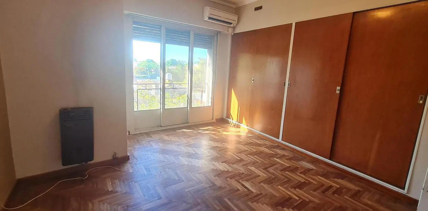 PH de 3 ambientes con altillo y patio con parrilla –En Venta 2