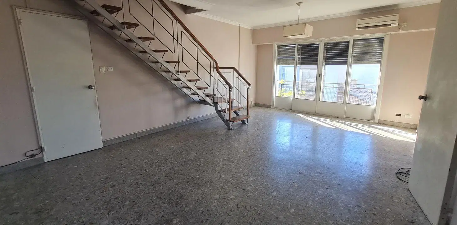 PH de 3 ambientes con altillo y patio con parrilla –En Venta 1